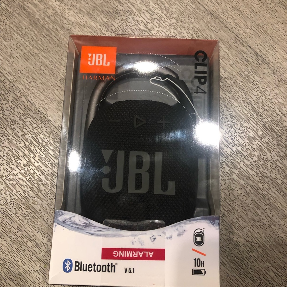 JBL Clip 4 Bluetooth Speaker - Black